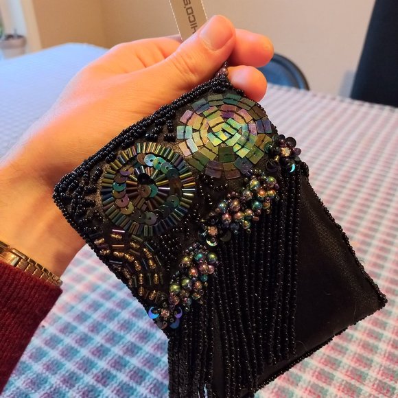 Beaded hand pouch - Picture 4 of 5